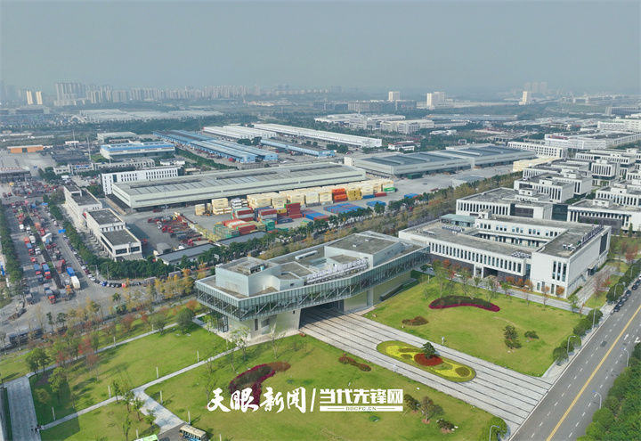 重庆内陆国际物流枢纽园区是中欧班列(渝新欧)与西部陆海新通道源发地