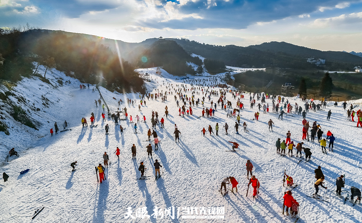 玉舍雪山滑雪场.png