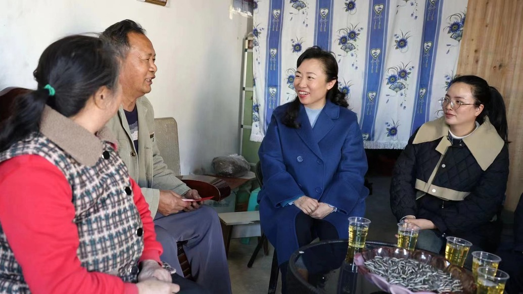 刘彤开展走访慰问送温暖活动