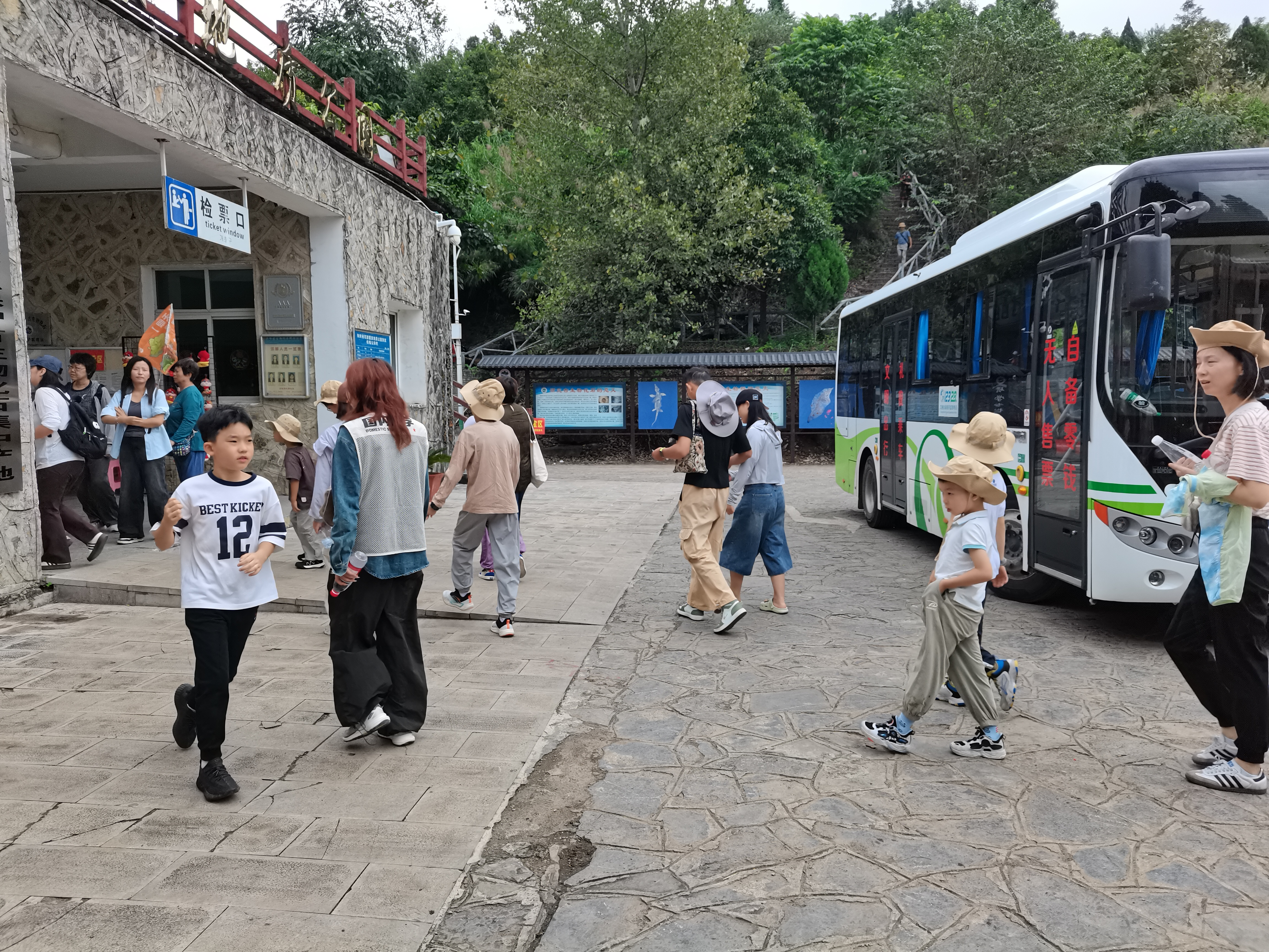 微信图片_20251010152200_39_272.jpg