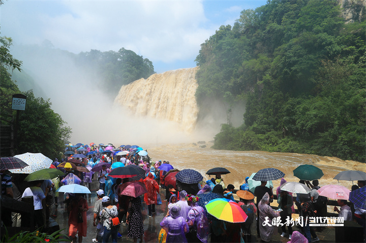 丰水期的黄果树瀑布伍水清摄 (2).jpg
