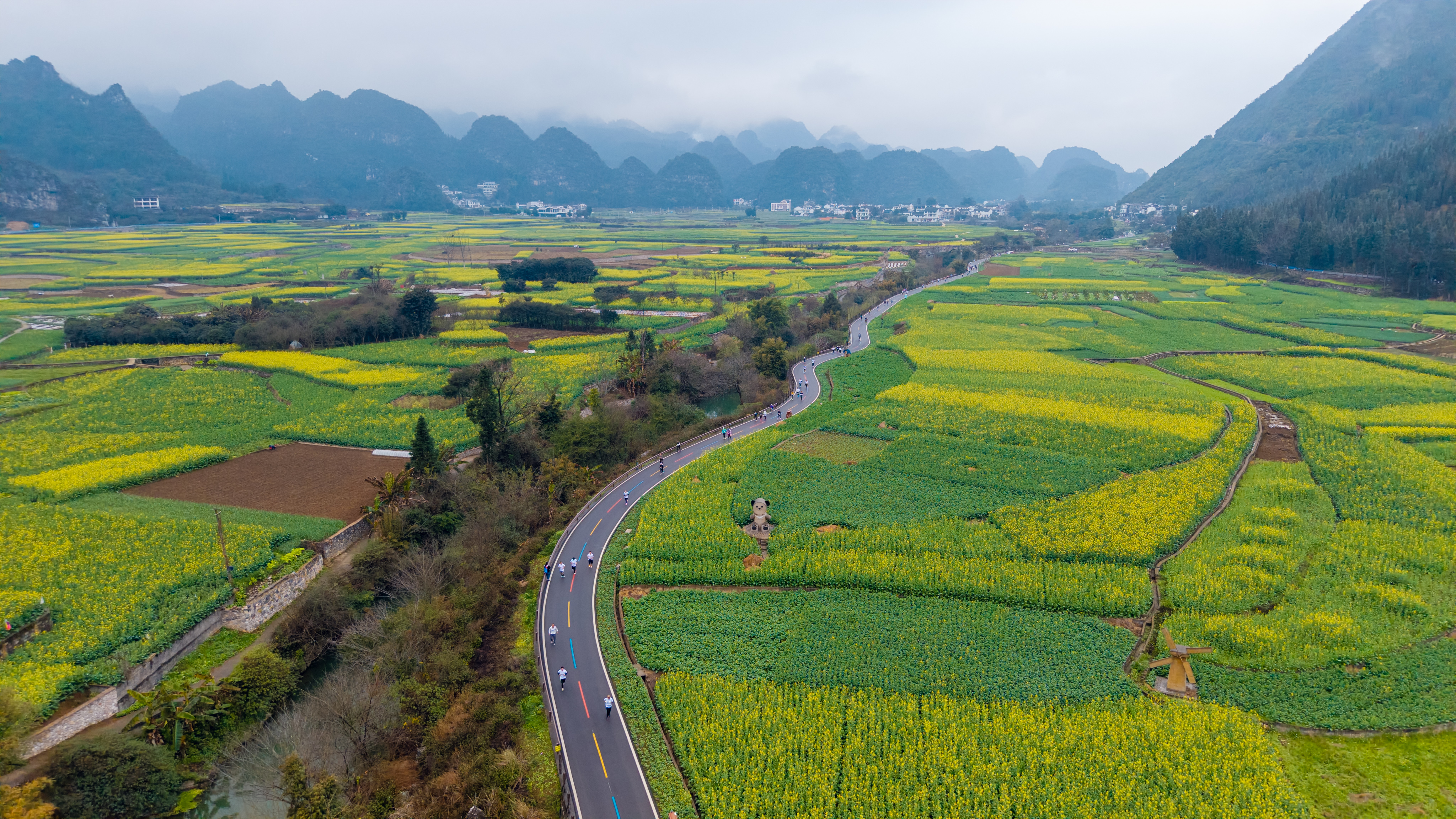 兴义万峰林马拉松赛道 图兴义旅游.jpg