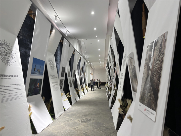 9月27日，2025多彩贵州·第十八届中国原生态国际摄影大展在贵州省安顺市旧州古镇隆重开幕.jpg