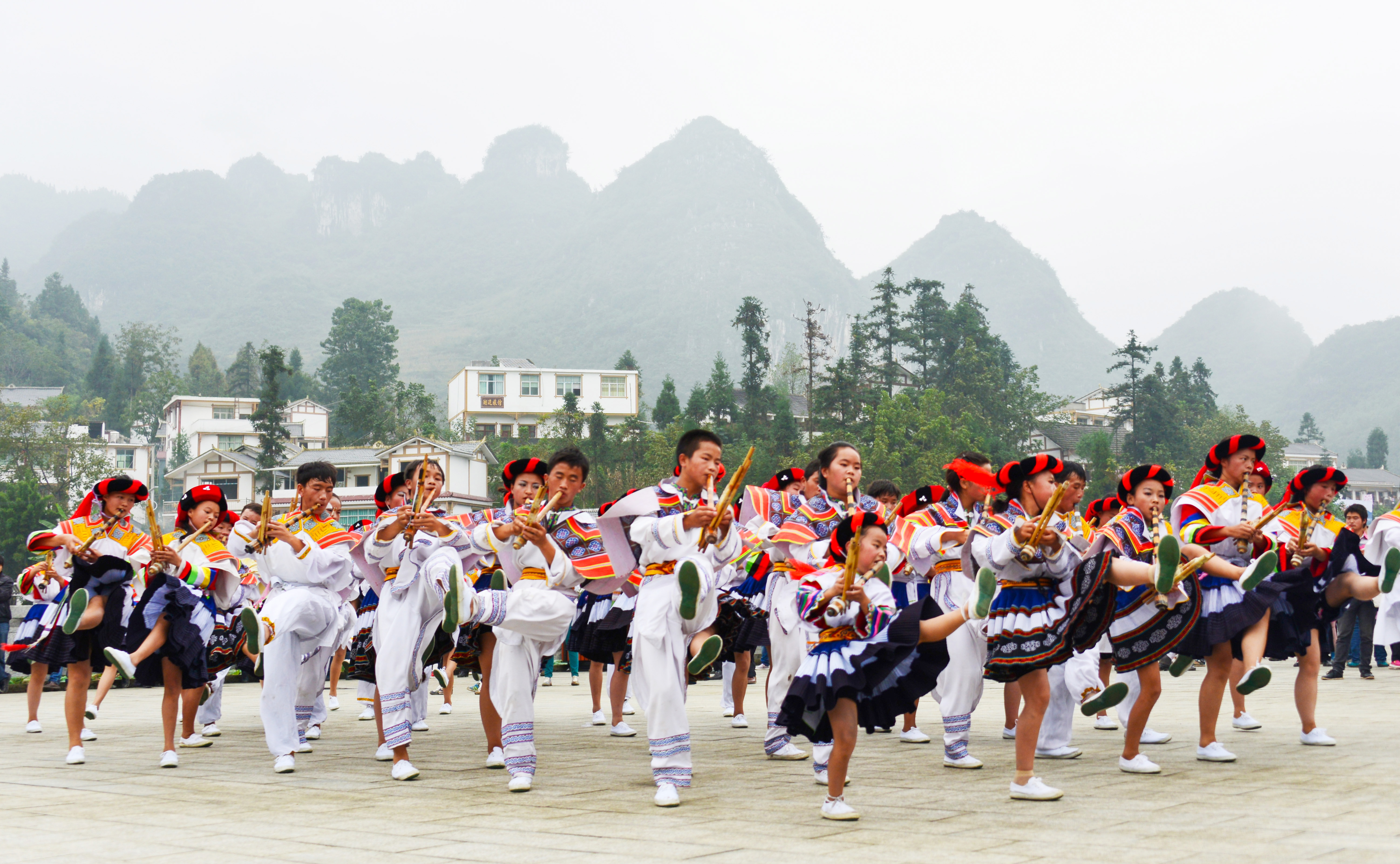“<span style='color: red'>滚山</span>珠”  (3).JPG