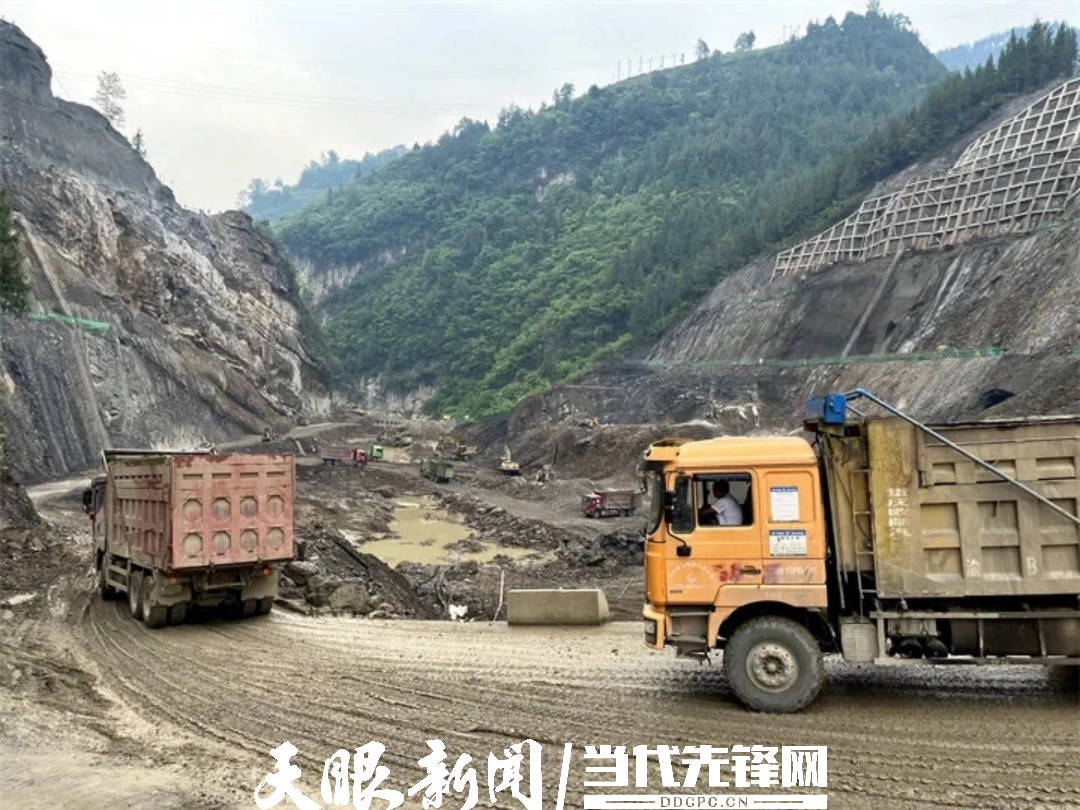 花滩子水库工程建设现场。.jpg