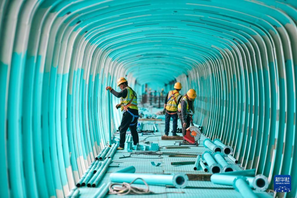 600米高空，为第一高桥建空中游廊1.jpg