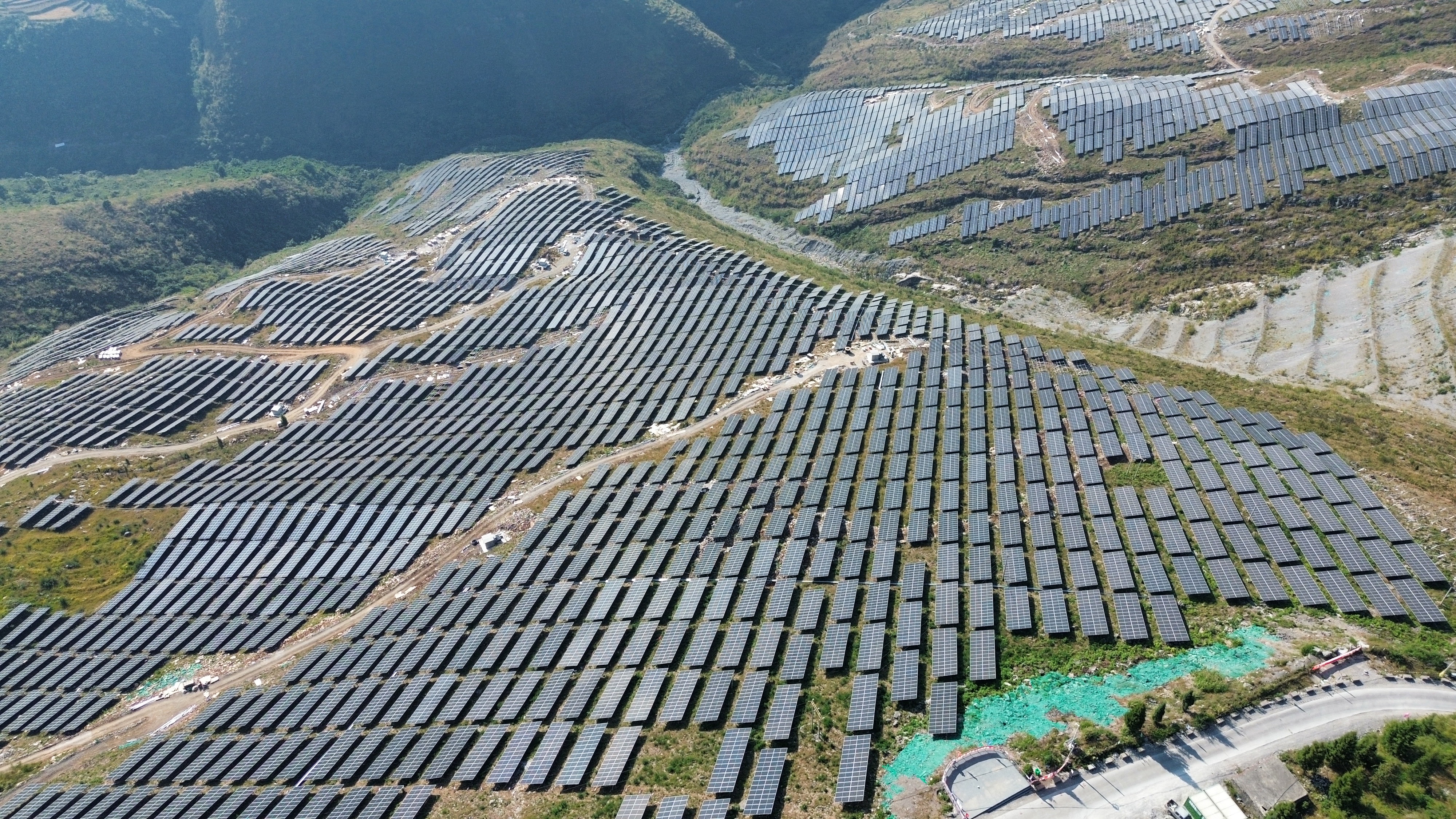 （安顺市委宣传部供图）盘江关岭百万光伏基地16.jpg