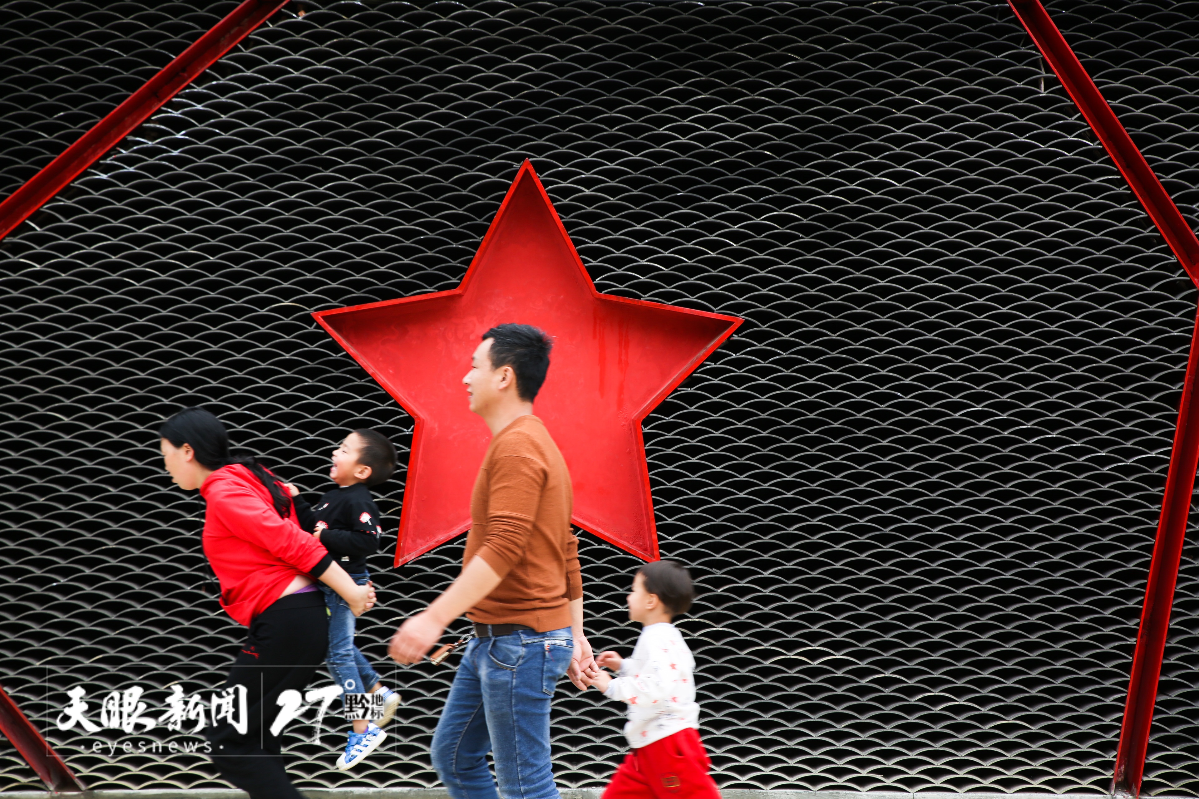 贵州红色旅游火热。罗大富 摄.jpg