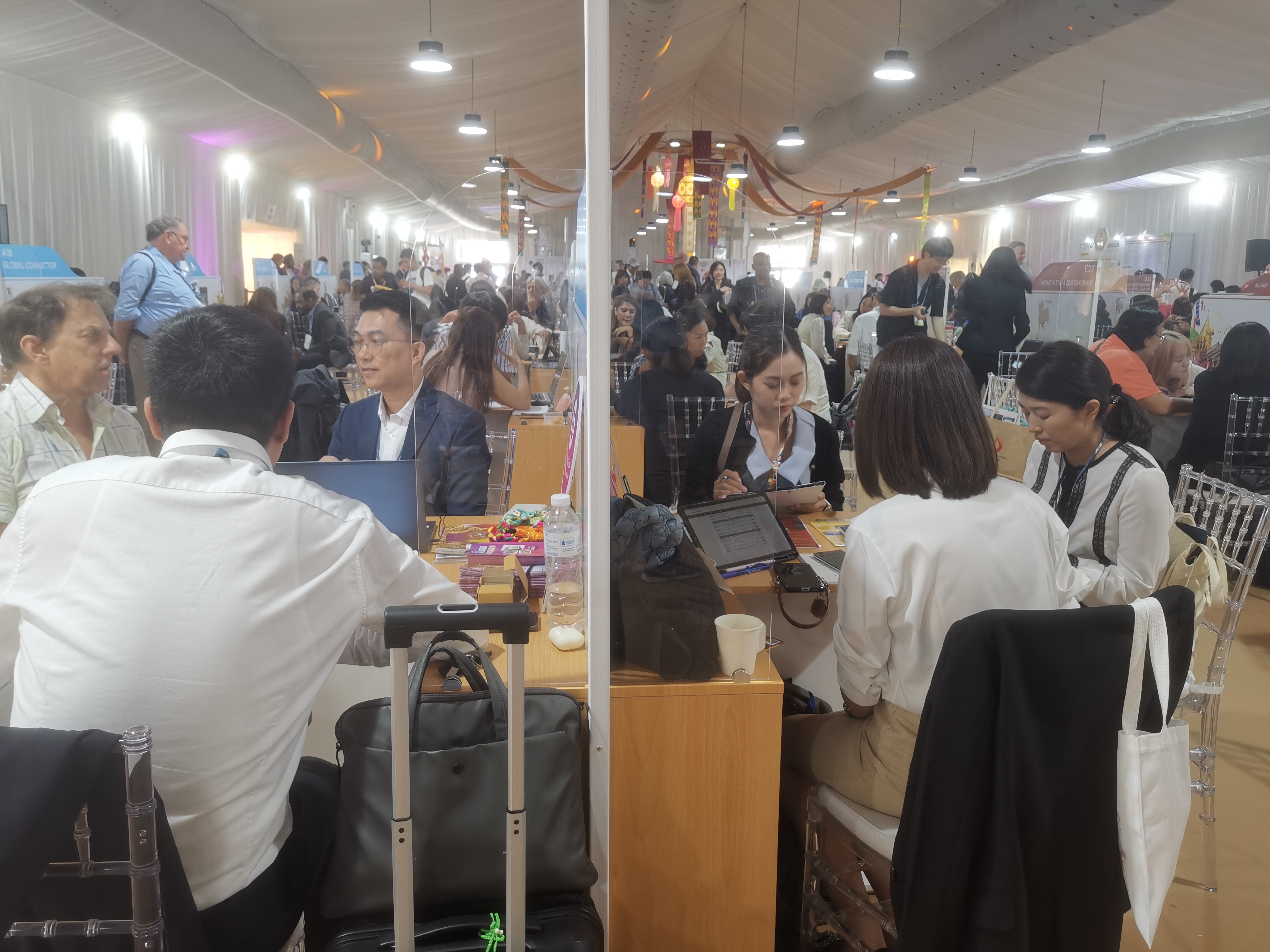 2025泰国旅游交易会洽谈现场.jpg