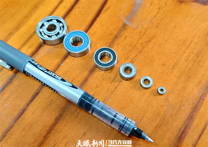 图三：贵州丰达轴承有限公司生产的多种型号轴承。.jpg