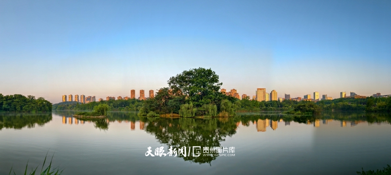 900805-2025年8月3日，在贵州省贵阳市观山湖区拍摄的观山湖美景。.jpg