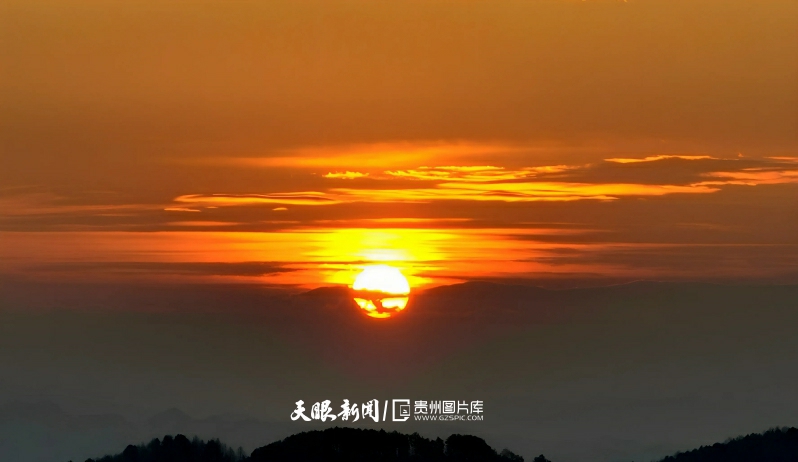 901022-2023年12月14日，贵州省遵义市新蒲新区城市风光，奥林匹克体育中心日出。(8).jpg