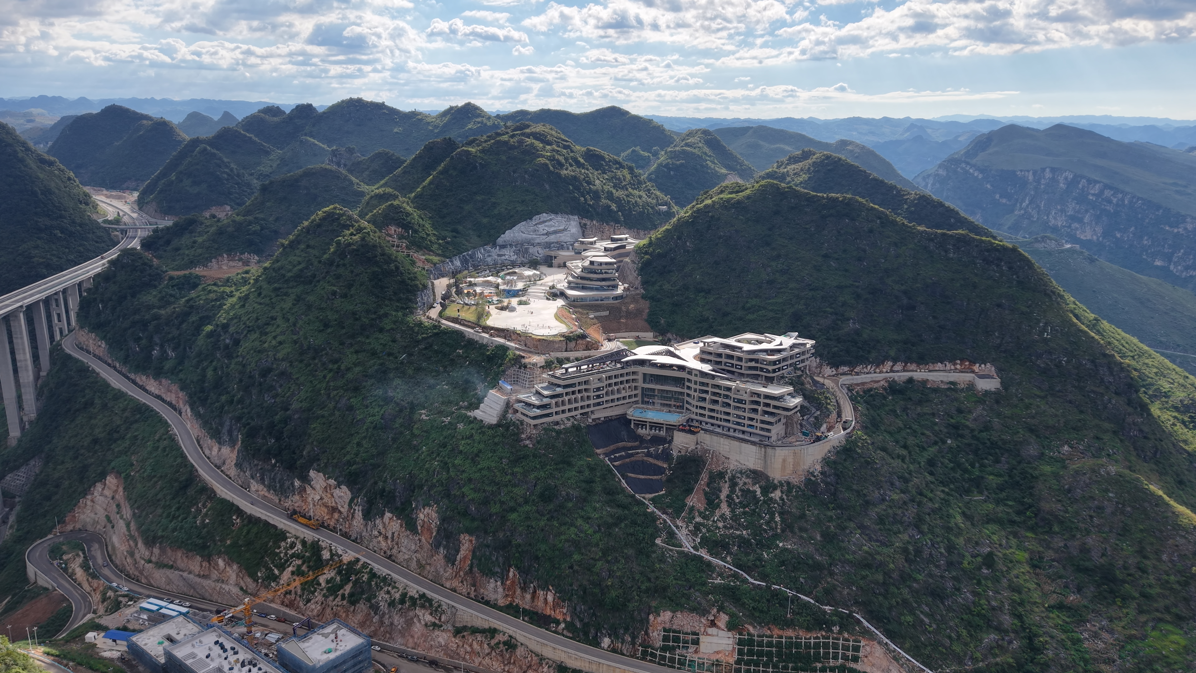 花江大桥采访(14).jpg