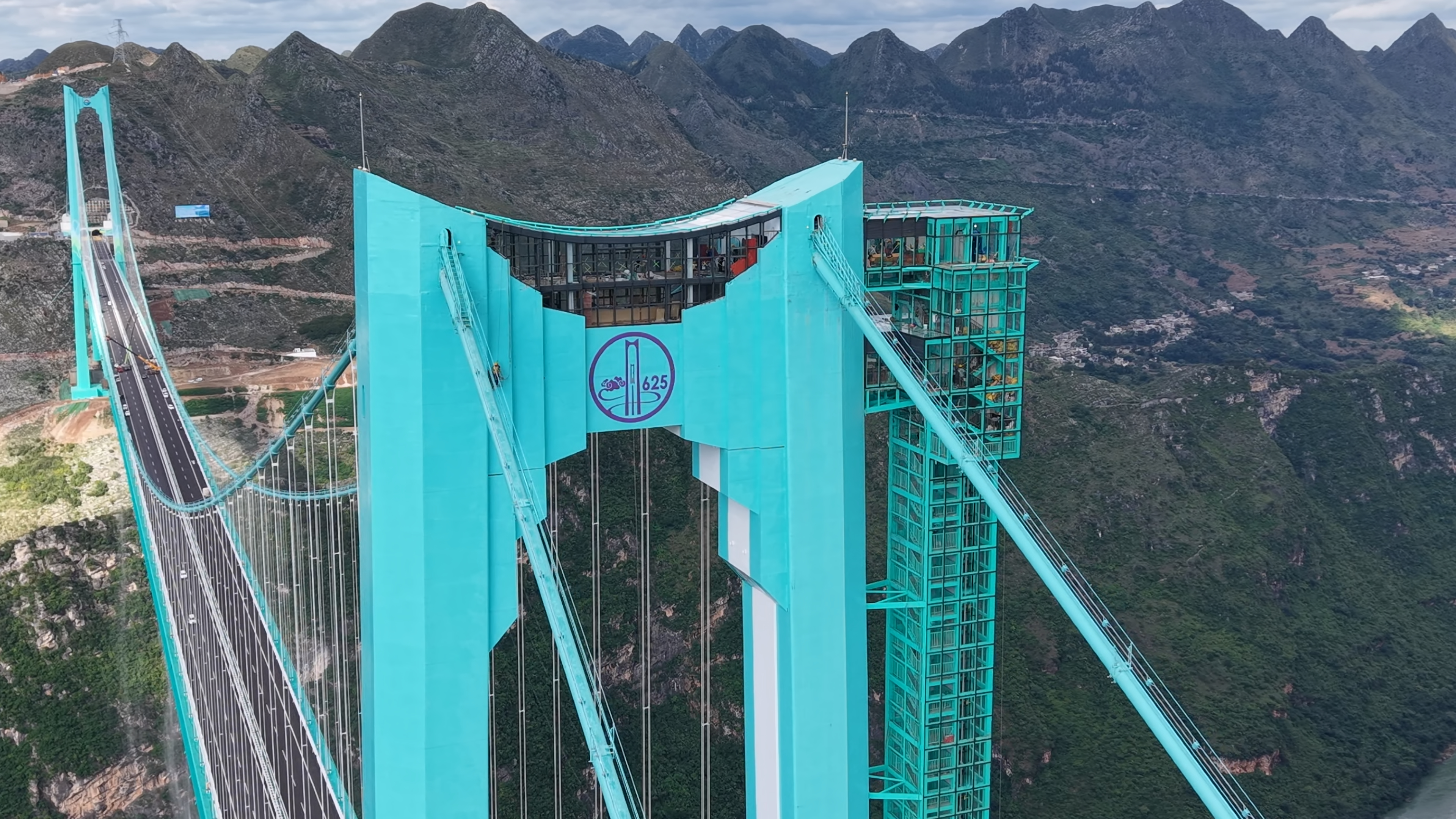 花江大桥采访(12).jpg