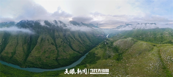 花江大峡谷。尹刚 摄.jpg