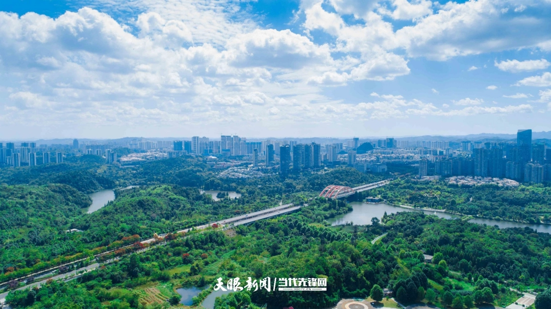 贵阳市观山湖区全景一隅.jpg