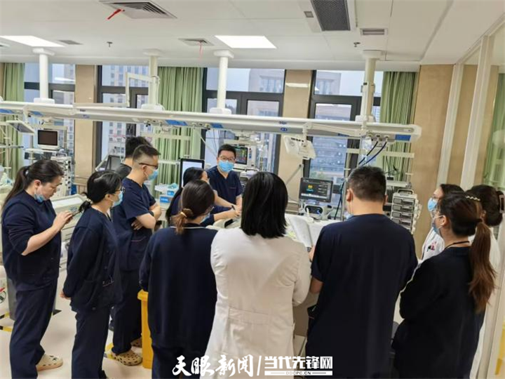 dD0xNzkzMDk5Mzg2X3I9MTZhY2E1MDFfdz03MjBfcT0xMDBfZT1wbmc=.webp 儿童重症医学科医护人员进行病例讨论.png