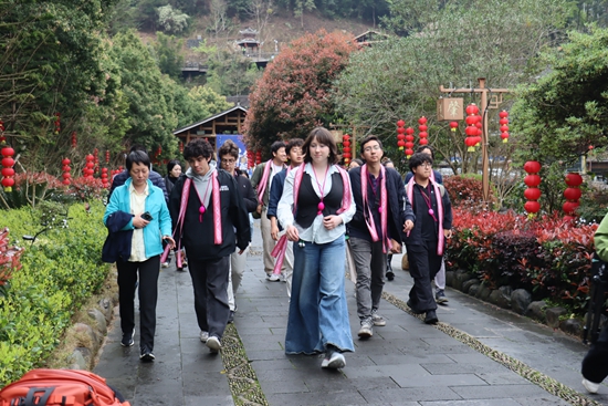 山海和鸣:当耶鲁阿卡贝拉遇见侗族大歌