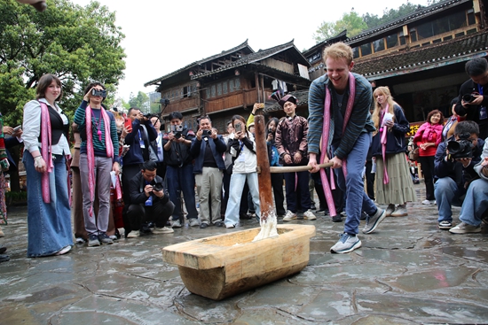 山海和鸣:当耶鲁阿卡贝拉遇见侗族大歌